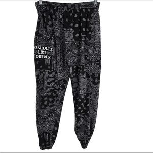 A$$holes Live Forever Pants Mens
Small Black Bandana Paisley
Sweatpants
